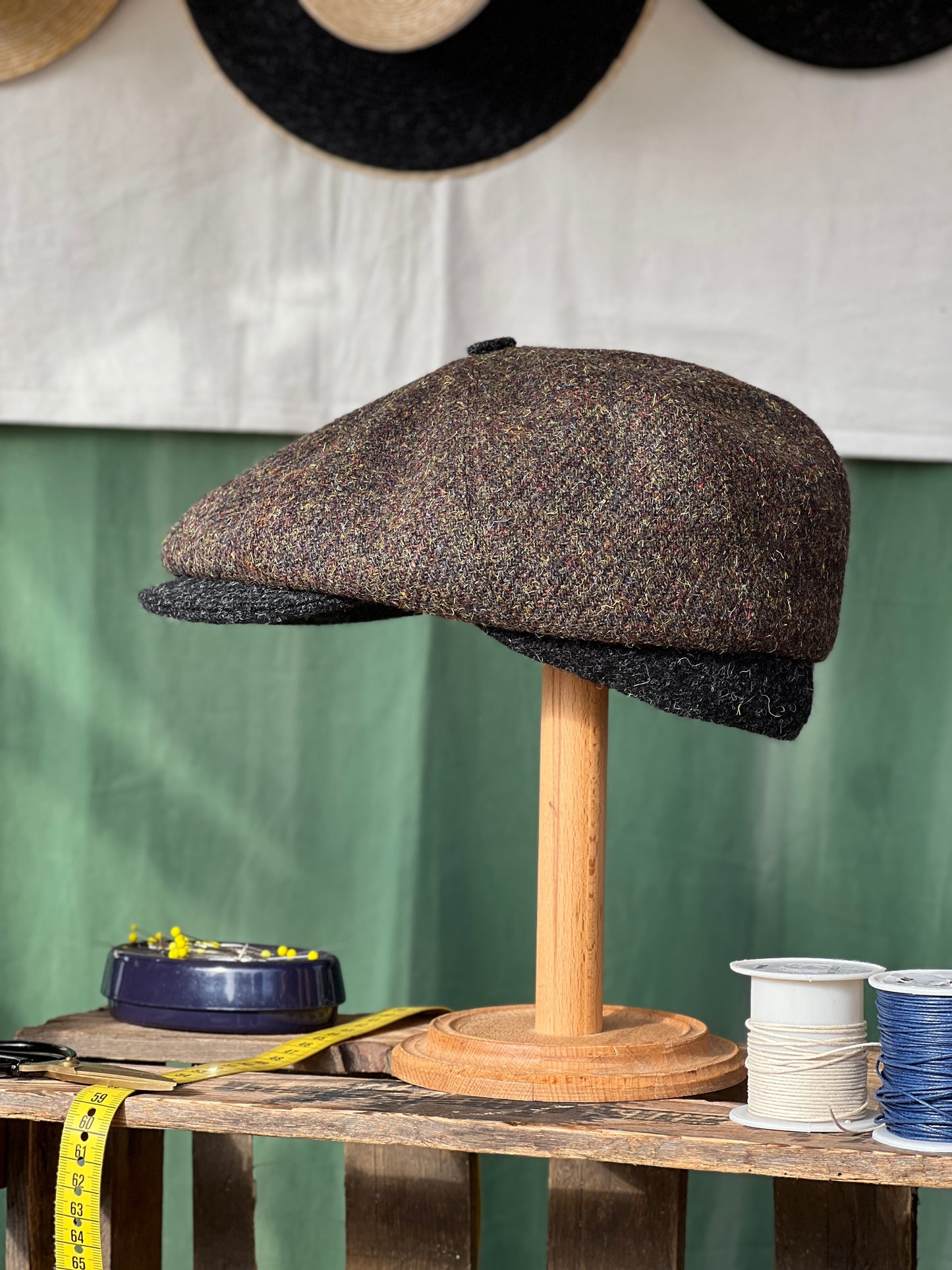 Klassische Winter Bakerboy, Studio Bosche Zeitungsjungenmütze für Herren aus Harris Tweed und Wolle Seite