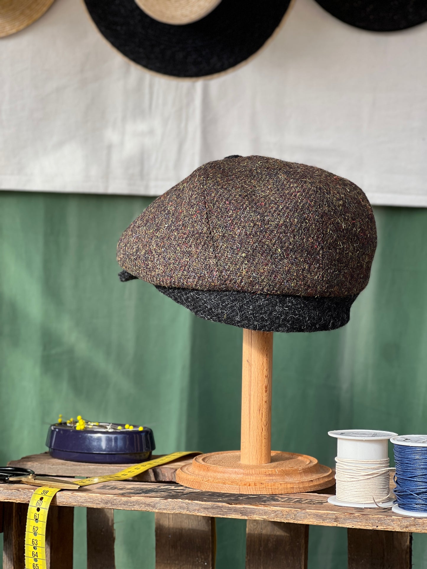 Klassische Winter Bakerboy, Studio Bosche Zeitungsjungenmütze für Herren aus Harris Tweed und Wolle Hinten Seite