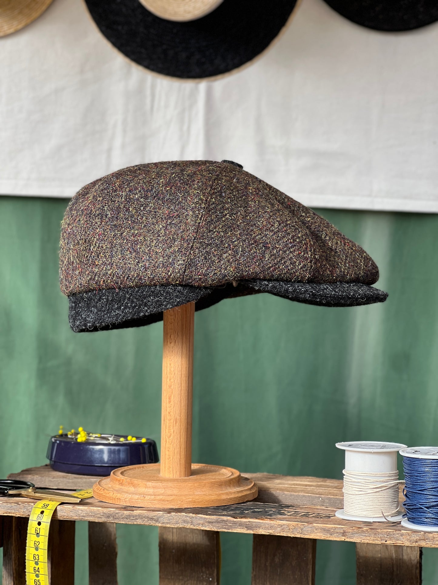 Klassische Winter Bakerboy, Studio Bosche Zeitungsjungenmütze für Herren aus Harris Tweed und Wolle Seite