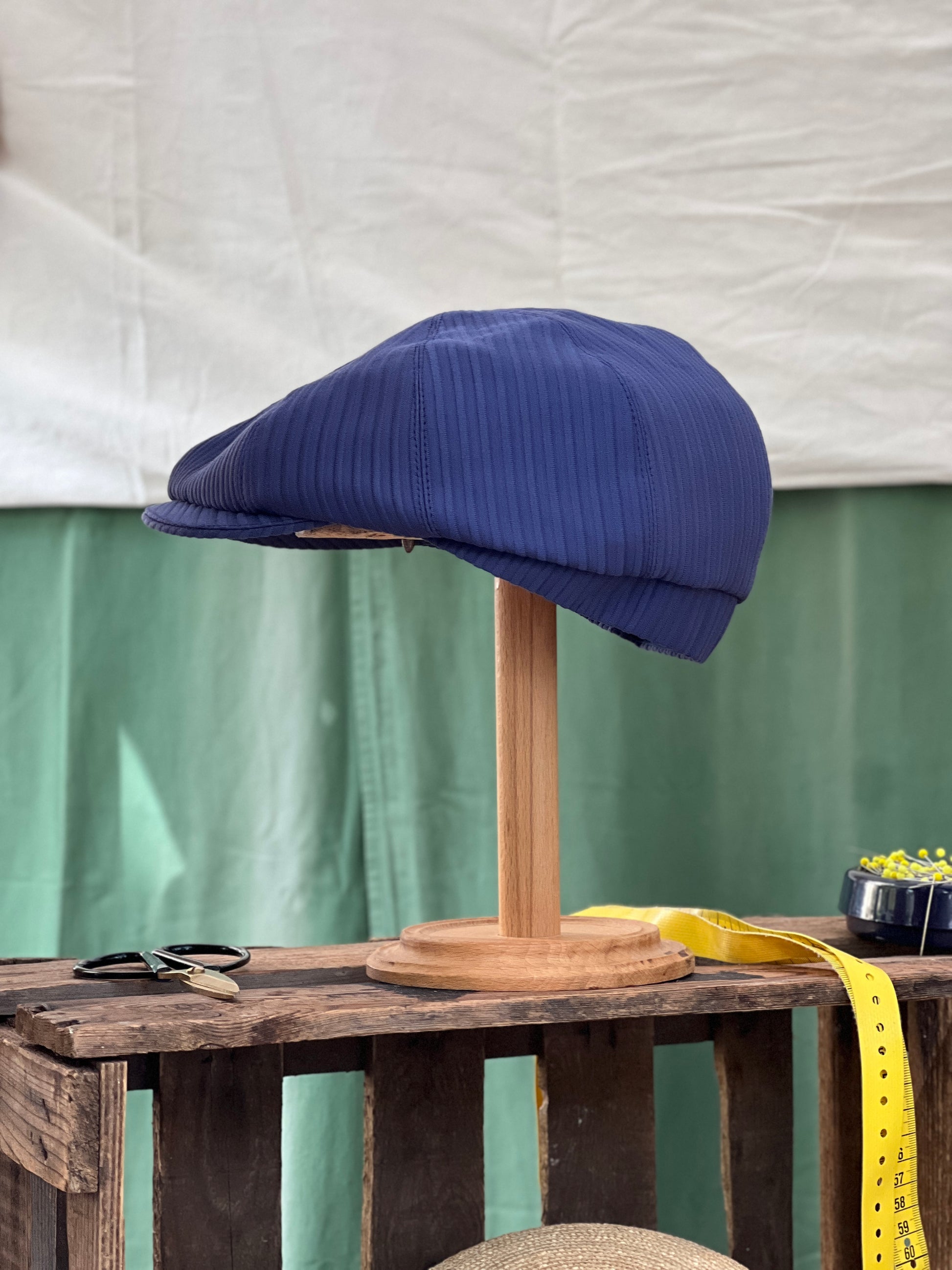 Klassische Sommer Bakerboy, Studio Bosche Zeitungsjungenmütze für Herren aus Blauer Baumwolle Seite