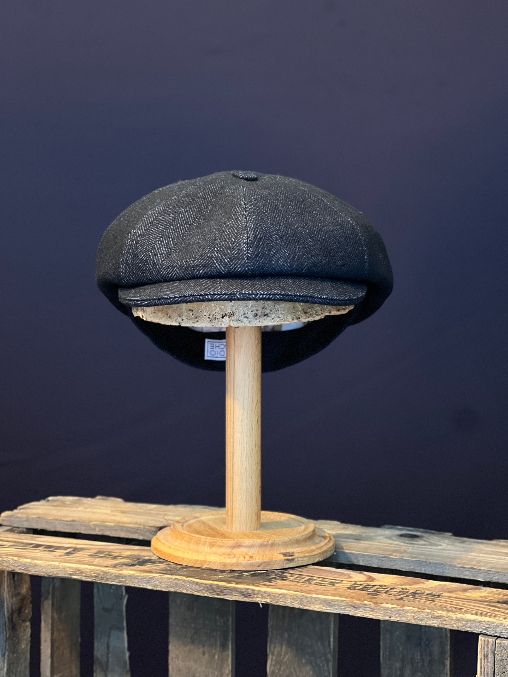 Handgefertigte Klassische Bakerboy Fischgrat Navy für Herren Front