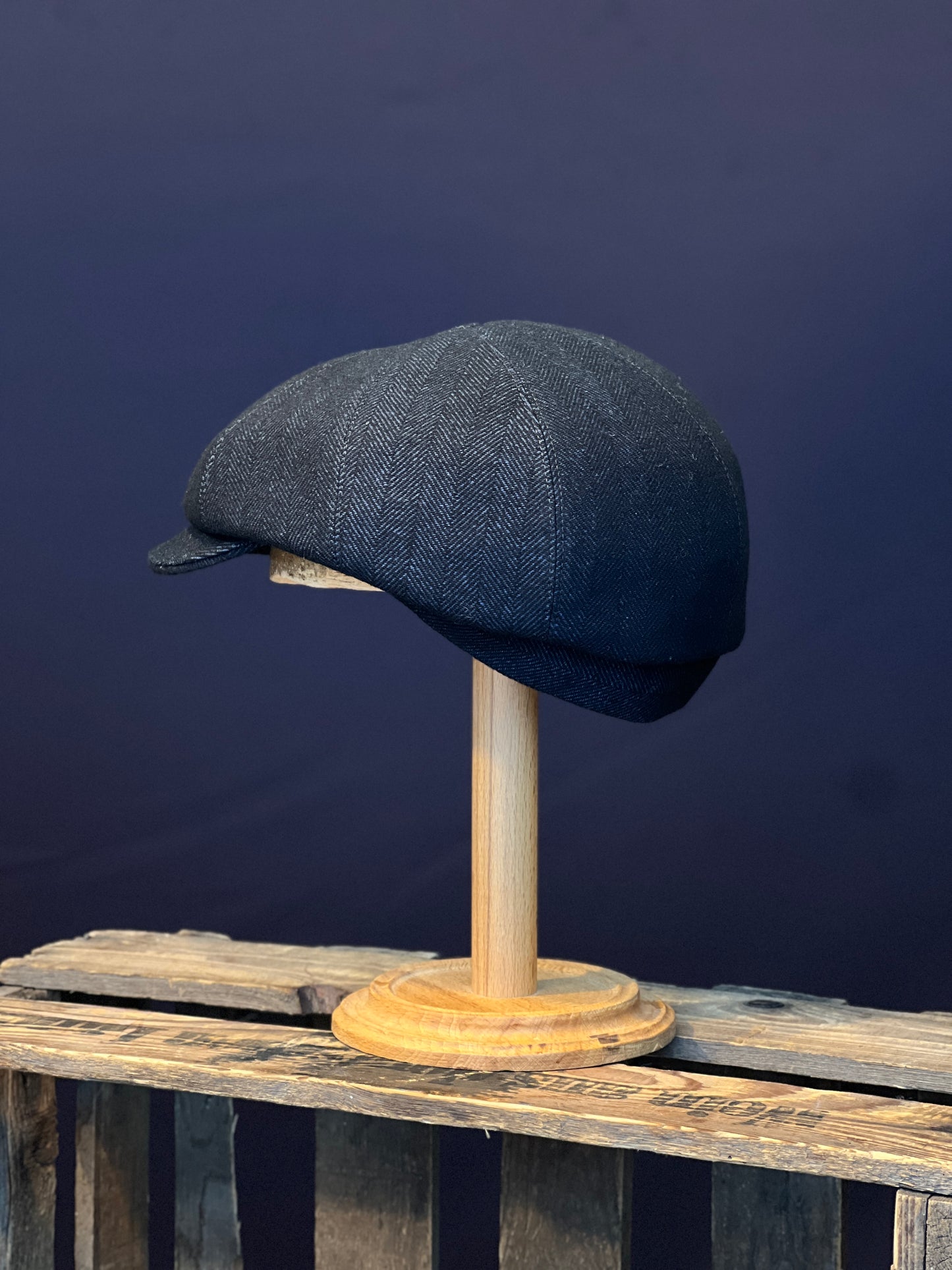 Handgefertigte Klassische Bakerboy Fischgrat Navy für Herren Seite Hinten