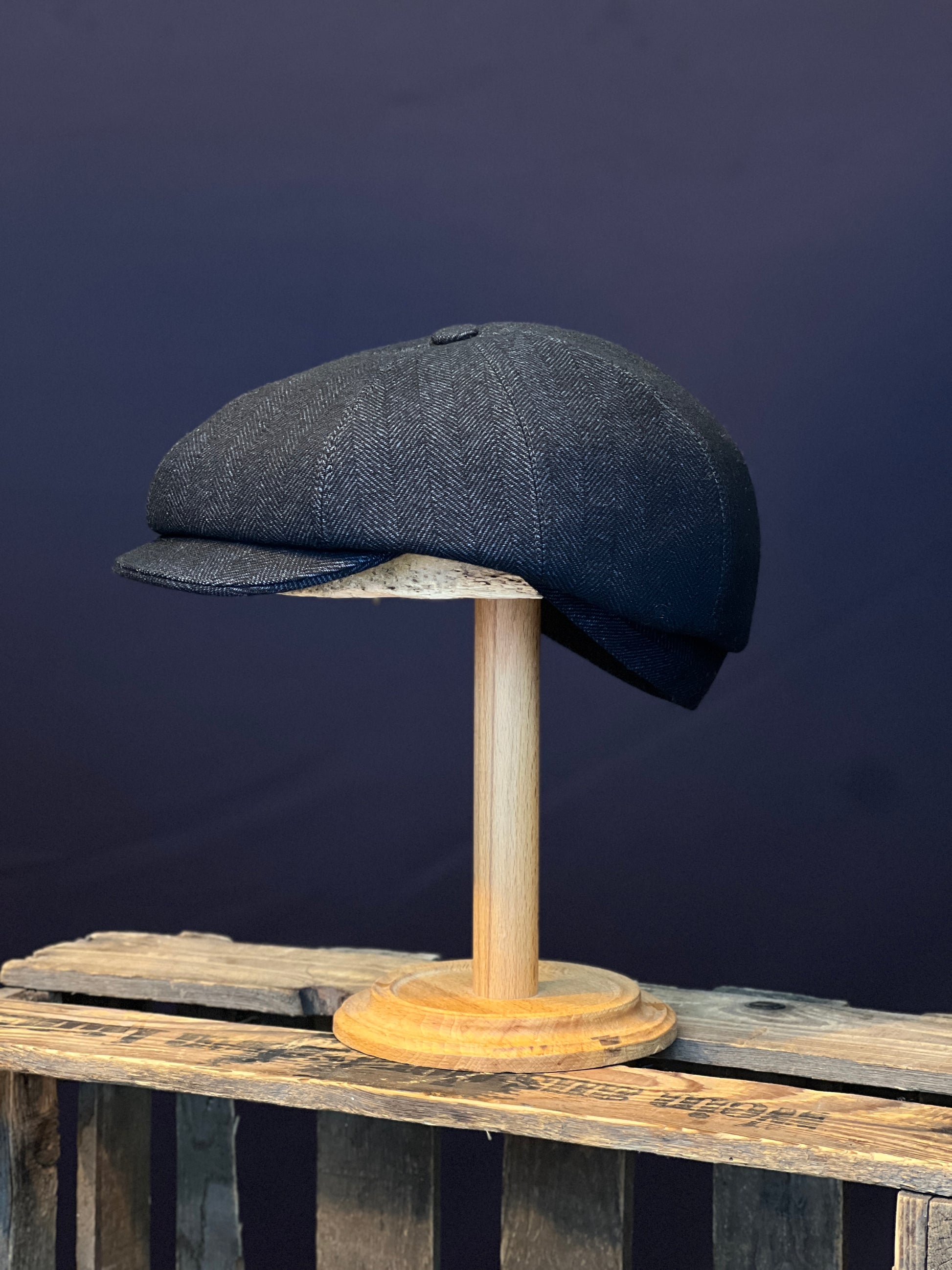 Handgefertigte Klassische Bakerboy Fischgrat Navy für Herren Seite 